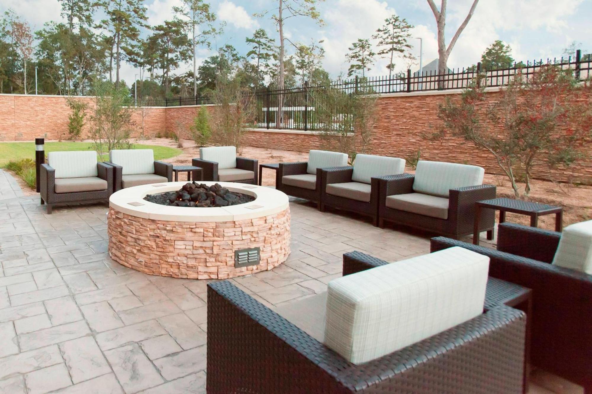 Courtyard By Marriott Houston City Place Spring Exterior foto